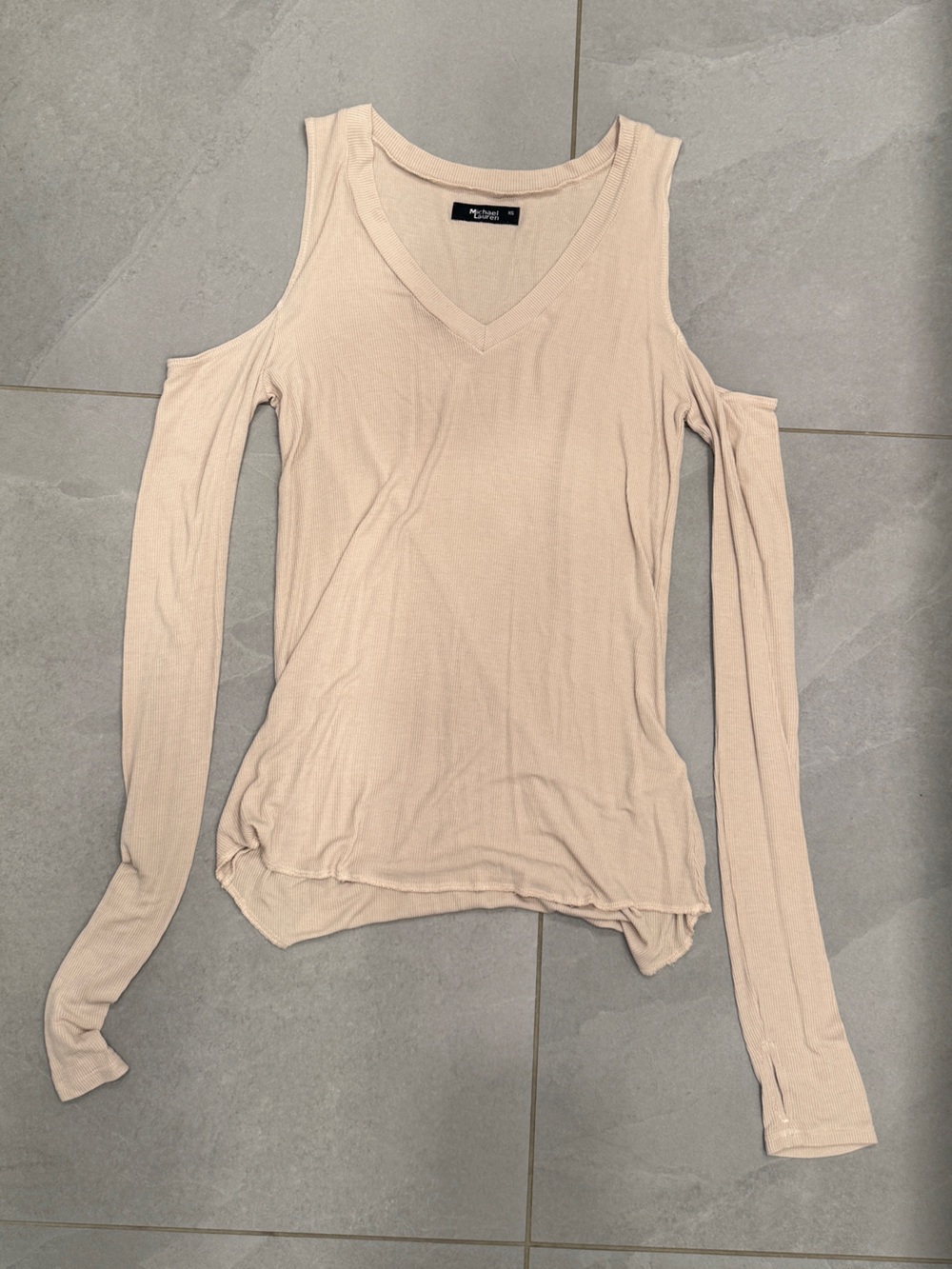 Michael Lauren Long Sleeve V‑Neck Top in Light Beige